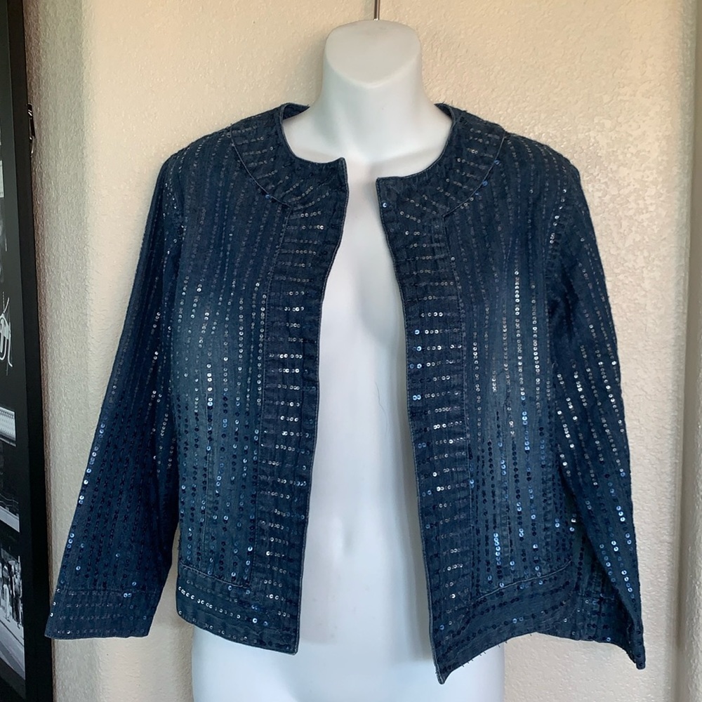 ❌SOLD ❌ CHICO’s denim jack - Picture 3 of 17